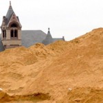 Сколько стоит строительный песок с доставкой