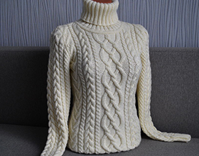 Сколько в среднем стоит вязаный свитер ручной работы?
