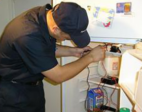 Сколько стоит ремонт холодильника при утечке фреона