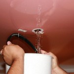 Сколько стоит слить воду с натяжного потолка