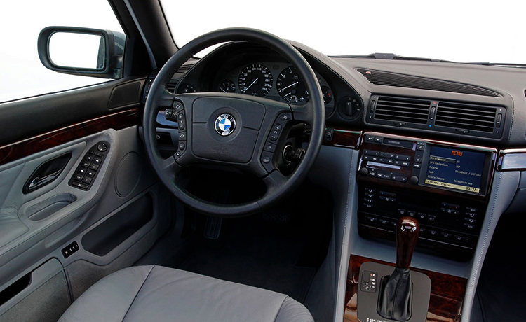 Салон BMW E38