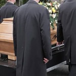 Сколько стоит похоронить человека в России?
