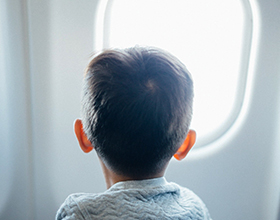 Сколько в стоит услуга по сопровождению ребенка в самолете