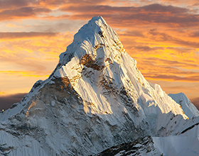 Сколько стоит подняться на Эверест — цены на восхождение